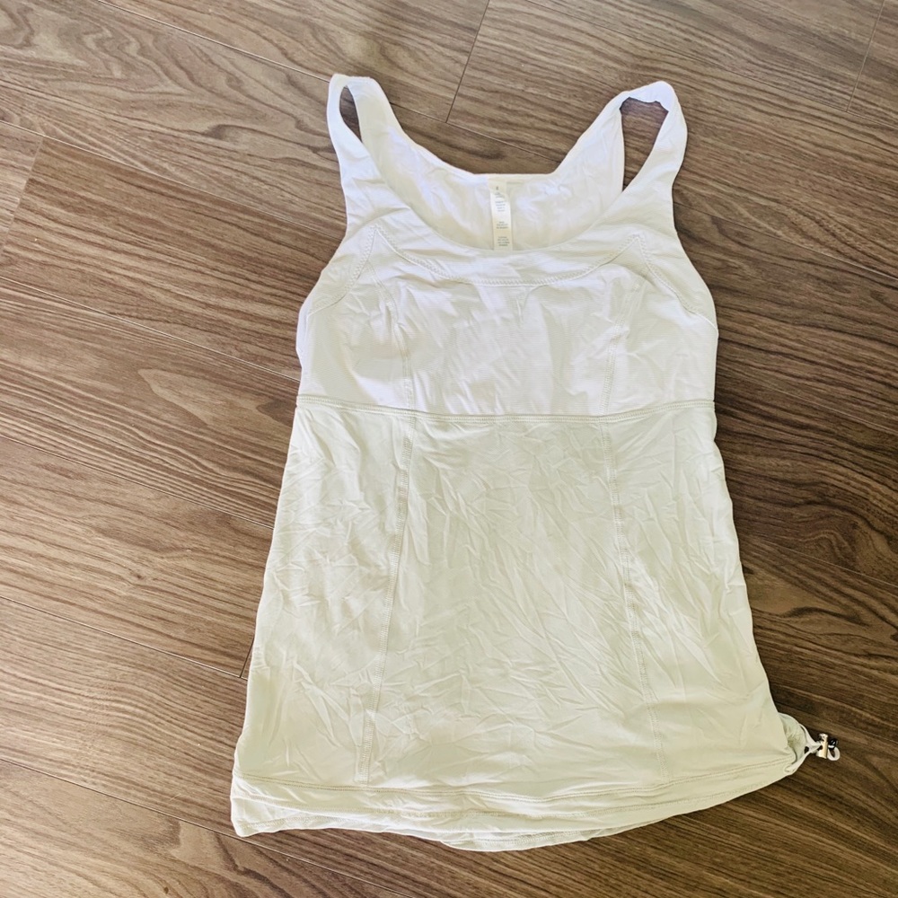 Lululemon’s workout top